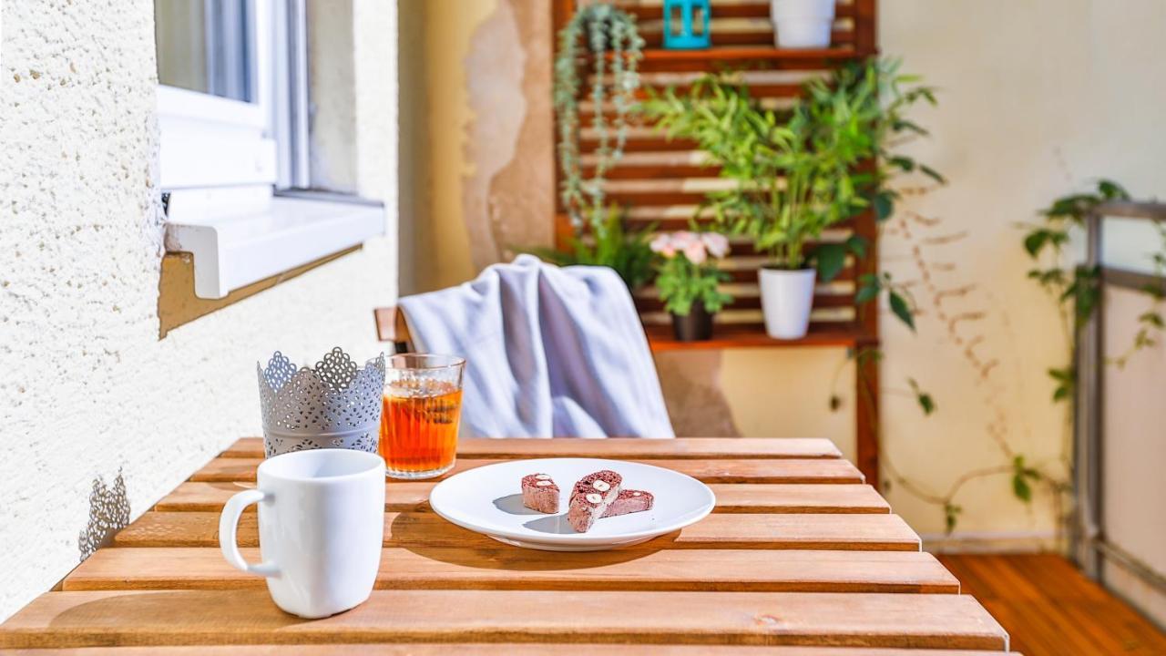 Studio Hirsch56 - Zentral-Ruhig-Terrasse-Netflix كارلسروه المظهر الخارجي الصورة